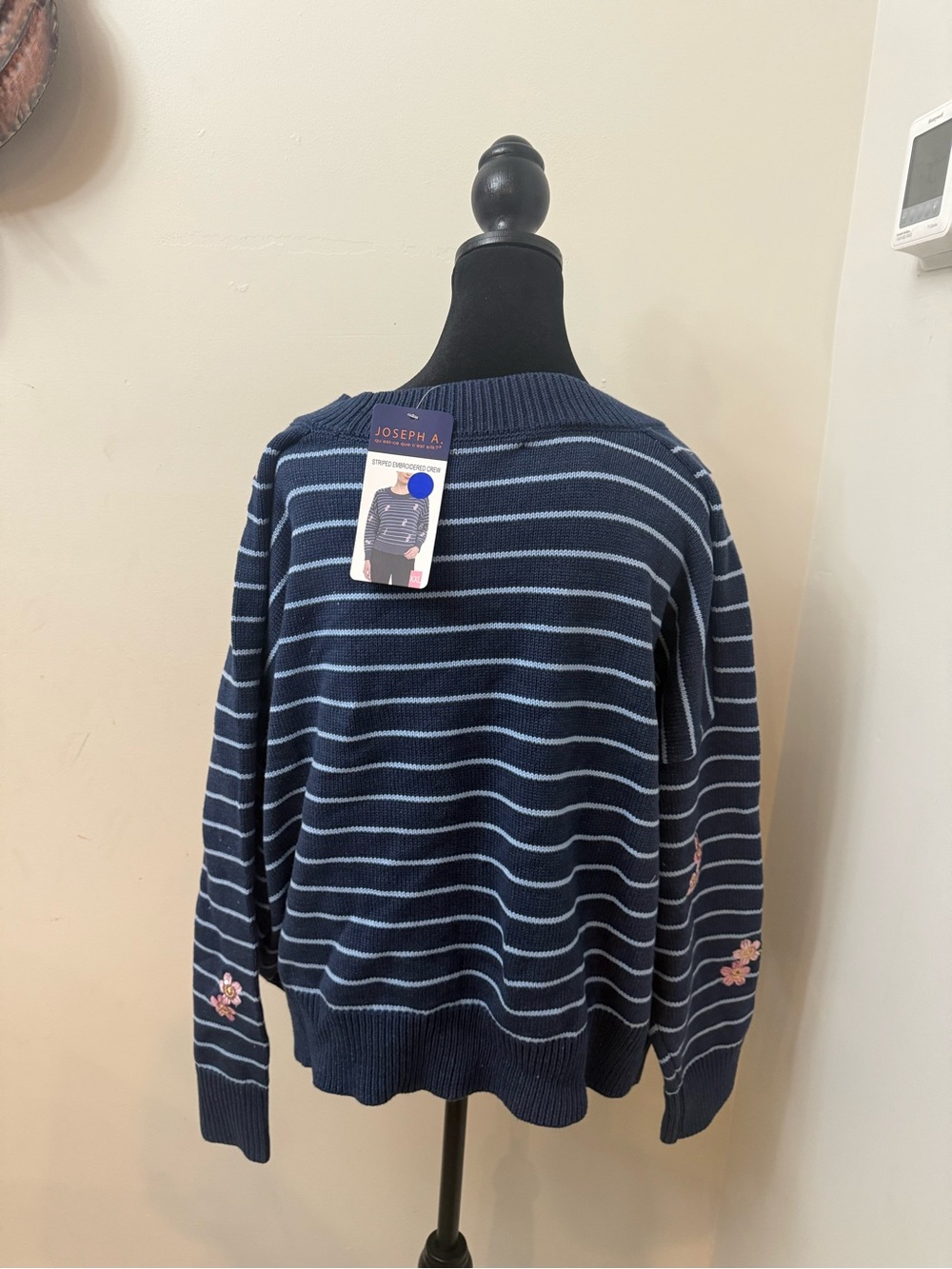 NWT Joseph A. Striped Navy Blue Floral Embroidered Women's Sweater XXL - Picture 3 of 4